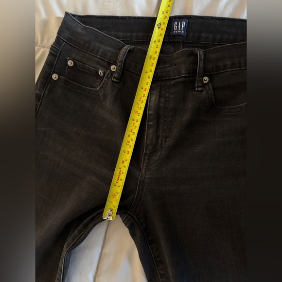 GAP Classic Straight Jeans – Black Wash – Size 30 - Picture 9 of 10